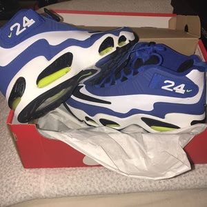 9/10 Griffey’s size 9